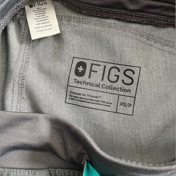 FIGs Graphite Kade Cargo Scrub Pants - XS Petite - Picture 4 of 4